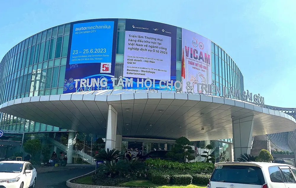 Luxfighter bil LED forlygter 2023 Automechanika Ho Chi Minh City